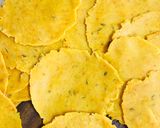 A picture of step 2 of Crispy masala puri.