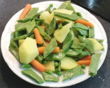 Foto del paso 1 de la receta: Cocción al vapor de Patatas y Verduras con Merluza confitada