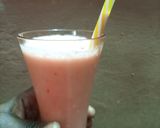 A picture of step 1 of Strawberry smoothie.