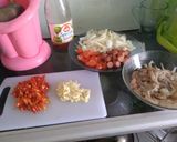 Foto langkah ke 2 dari resep Udang Sosis Asam Manis Sederhana.