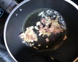 รูปขั้นตอนการทำที่ 1 ของ กระเจี๊ยบผัดไข่หมูสับ