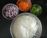 मिक्स वेज फ्राइड राइस (mix veg fried rice recipe in Hindi) रेसिपी चरण 2 फोटो