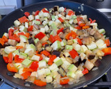 Foto del paso 3 de la receta: Timbal de pisto con quinoa