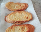 Foto del paso 7 de la receta: Torrijas sobre leche infusionada con canela