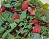 Foto del paso 3 de la receta: Chorizo al plato con radicheta, tomate y ajo