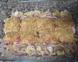 Foto del paso 3 de la receta: Pollo a la mostaza con patatas y cebolla