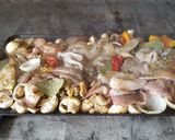 Foto del paso 2 de la receta: Parrillada de mariscos🦐🦑🦐 con vegetales