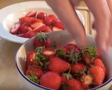 A picture of step 1 of Sabayon or Zabaglione.