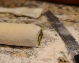 Foto del paso 3 de la receta: Espirales de espinaca y queso
