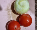 Foto del paso 1 de la receta: Huevos revueltos con tomate y cebolla