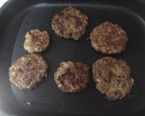 Foto langkah ke 3 dari resep Burger dengan beef patty homemade.
