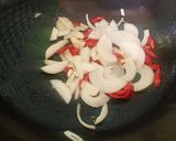Foto langkah ke 2 dari resep Selada Romaine Cah Udang.