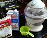 Foto langkah ke 1 dari resep Es krim vanilla keto#ice cream maker.