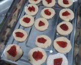 Foto del paso 1 de la receta: Ojitos de maicena y membrillo