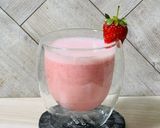 Foto langkah ke 3 dari resep Jus Strawberry Yogurt.