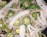 Foto del paso 3 de la receta: Chiles toreados estilo sushi. 🌶🍣