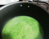 Foto del paso 2 de la receta: Salmón dorado sobre salsa de perejil 🌿✨