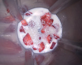 स्ट्रॉबेरी शेक (Strawberry shake recipe in hindi) रेसिपी चरण 2 फोटो
