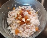 A picture of step 2 of Dates Mat Samosa.