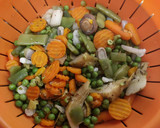Foto del paso 5 de la receta: Filetes de pollo con menestra de verduras al Aniston