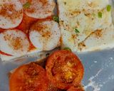 A picture of step 2 of Onion tomato sandwich no fire theme.