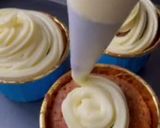Gambar langkah 11 resipi Carrot cupcakes with cream cheese icing.