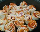 Foto del paso 4 de la receta: Mini rollitos de pizza