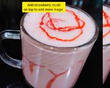 A picture of step 3 of Strawberry milkshake.