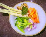 Foto langkah ke 1 dari resep Salmon Kuah Asam.