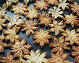 ফুল নিমকি (Flower mathari recipe in Bengali) রেসিপি ধাপ - 7 ছবি