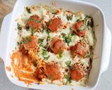 A picture of step 1 of Chicken kebab makhani pasta.