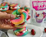 Foto langkah ke 7 dari resep Sandwich Rainbow Bagels.