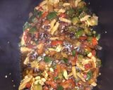 Foto del paso 3 de la receta: Salteado de pollo y verduras con arroz frito
