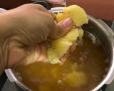 A picture of step 3 of Ragda panipuri.