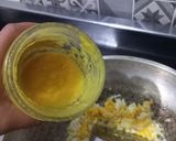Foto langkah ke 5 dari resep Nasi Goreng Kunyit Teri Nasi.