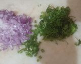 A picture of step 1 of Sindhi pyaaz koki.