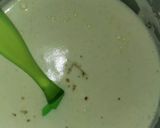 A picture of step 2 of 2 pond chocolate spong cake.