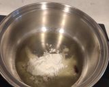 Foto del paso 2 de la receta Macarrones con bechamel de romero y guindilla