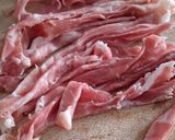 Foto del passaggio 2 della ricetta Ravioli al Radicchio con Crudo Croccante e Piselli 🫛