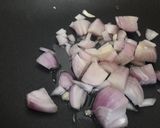 A picture of step 3 of Gawar Sabji.