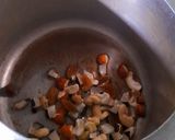 A picture of step 4 of Zafrani Pulao.