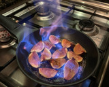 Foto del paso 3 de la receta: Higos flambeados con queso brie