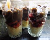 Foto del paso 5 de la receta: Delicia en vasos con postre de chocolate, frutillas y vainillas