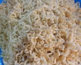 Foto langkah ke 2 dari resep Mi telur goreng cap tiga ayam☺️.