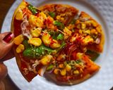 कॉर्न चीज पिज़्ज़ा(corn cheese pizza recipe in hindi) रेसिपी चरण 2 फोटो