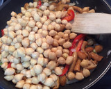 Foto del paso 3 de la receta: Arroz al horno con setas y chorizo improvisado