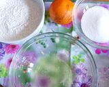 Foto del passaggio 1 della ricetta Biscotti con albumi al profumo di arancia