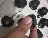 A picture of step 3 of Cake Balls.