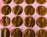 A picture of step 3 of Biscoff xmas mini pudding.