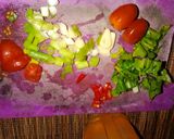 Foto langkah ke 1 dari resep 340. Mie rebus sayur instan.